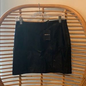 🖤NWT: FOREVER 21 MINI SKIRT